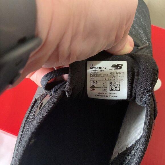 Size 11 - EUC New Balance Fresh Foam More v2 Black 2020 C10 - Picture 9 of 15